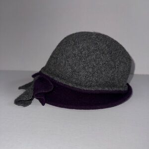 Wool Hat With Bow
